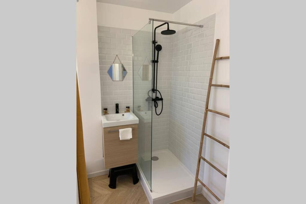 Les Bains De Mer Yourhosthelper Apartment Bandol Bagian luar foto