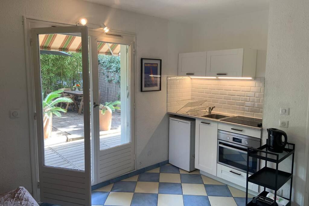 Les Bains De Mer Yourhosthelper Apartment Bandol Bagian luar foto